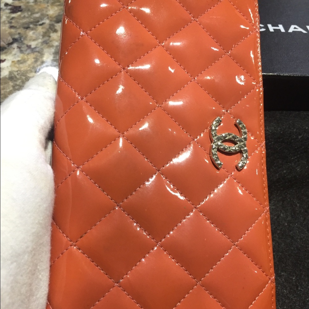 CHANEL Orange Quilted Patent Leather Bag - Picture 12 of 16